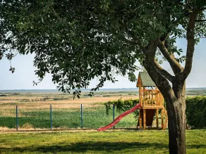 Maison traditionnelle avec appartement privé 2 chambres, vue sur le lac depuis le jardin - Image 5