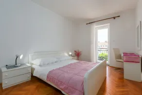 7 persons, only 400m from Brulo beach, 3 bedrooms, 2 bathrooms and garden. - Image 4