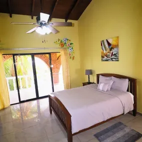 Ocean front beach estate/Surfer Paradise Romantic Owner Suite - Image 5