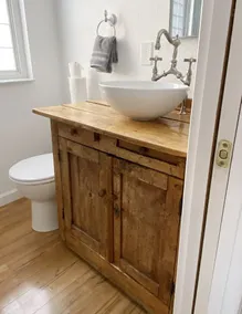 Cozy Lakeside Tiny Home, Near Skiing with hot breakfast, lunch included - Image 2