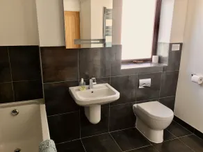 Lovely large, detached beach house with stunning sea views - Image 4