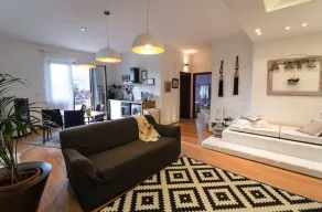 Apartment surrounded by greenery, 5 minutes from the beach! - Image 4