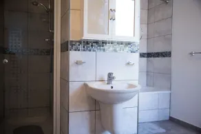 The Pink Door Seaside Holiday Home - Image 4