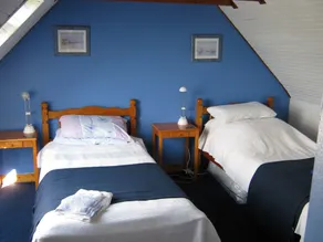 Lovely cottage in quiet country hamlet near the Vallee des Saints heritage site - Image 5