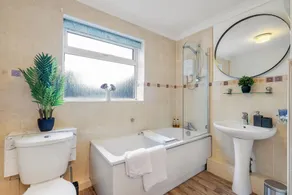 Bourne Court Attractive 1 bedroom Apt by MDPS - Image 3
