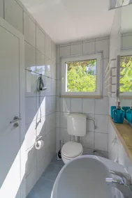 Beach Apartment 1: private bathing area, sandy beach, WiFi, ideal for families - Image 4