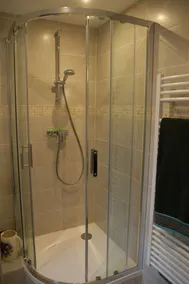 NEW quiet, comfortable & bright 2 rooms appt close to Cathedral - Image 2