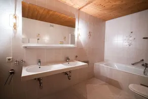 geräumige Ferienwohnung mit Aussicht auf die tiroler Berge - Image 2