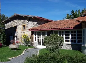 Gîte Idéalement Situé Pour Visiter le Département du Puy-de-dôme - Image 2