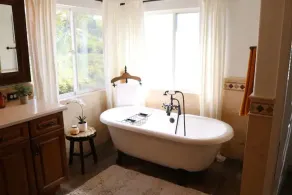 Luxury Resort Pool Home - Image 4
