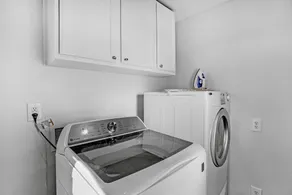 Clean, comfortable home. - Image 2