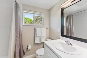Fully Renovated Beach Condo in a Small Building - Image 3