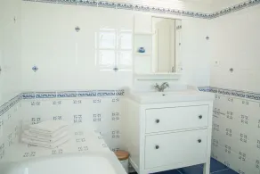 Schöne Villa mit privatem Pool und Poolhaus - Image 3
