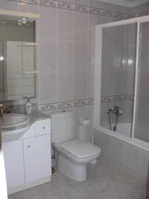 Superbe appartement dans résidence privée au pied de la mer - Image 2