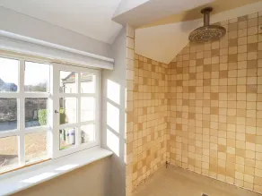 GARDEN COTTAGE, pet friendly, character holiday cottage in Doncaster - Image 5