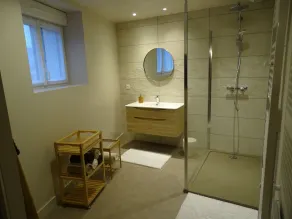 Cosy renovated house near the lake - Image 2