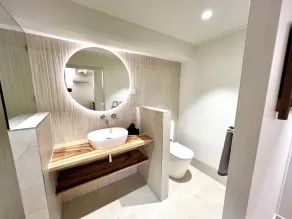 Boutique Accommodation for Couples - \nTwo couples. Two levels. One escape! - Image 3