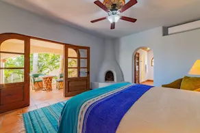Tropical Hacienda Style Mexicansk Villa i Secure Gated Community - Image 5