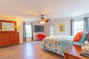 Bayview Vibes, Walk to Dining, 4BR, 1 Mi to Beach - Image 5