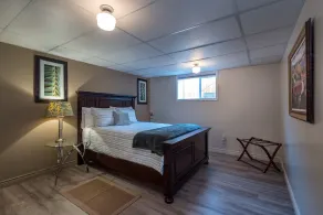 Rummelig lys suite - Image 3