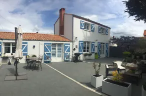 Komfortabelt landsted med stor indendørs pool - Image 4