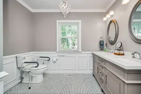 Fabulous 5 Bedroom 3 Bathroom Holiday House Near Beaches. WE SANITIZE! - Image 3
