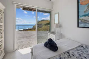 Absolute waterfront beach house with massive deck - family and dog friendly - Image 3