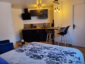Jacuzzi privatif dans maison de village au calme - Image 5