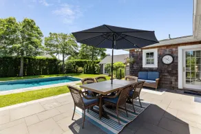 Southampton Village nyrenoveret og anlagt solfyldt hjem, Gunite Pool - Image 5