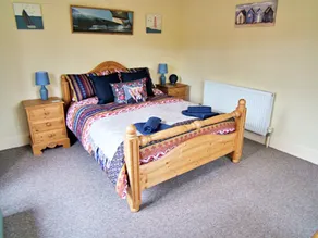 Cosy base for scenic routes - Image 4