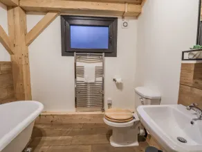 LADY BAGOTS CABIN, pet friendly, character holiday cottage in Ruthin - Image 5