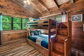 Eagles Perch Pool Cabin - Image 3
