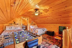 Stunning Mountain Views!!! Secluded Log Cabin with Hot Tub near West Jefferson - Image 4