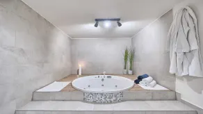 Villa Luxoria - for 10 guests with 4 bedrooms, a private pool and a spa by MyWaycation - Image 4