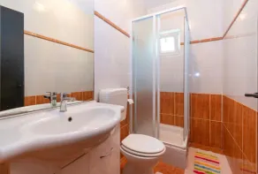Apartment Per - Image 5