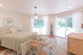 Goochland Getaway, cedar hexagon cabin in woods - Image 4