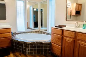 Lakefront lodging that your family will love - Image 3