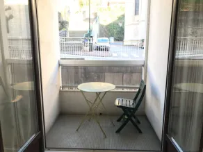 Spacious studio with balcony, ideal for 2 people - Image 5