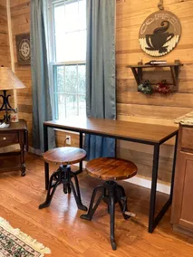 Wagon Wheel Cottage 10 Miles from Silos, Magnolia & Baylor - Image 5