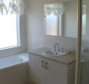 Pebbles Cottage in Normanville - Image 3