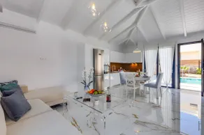 Selena One Luxury Villa with private swimming pool - Image 5