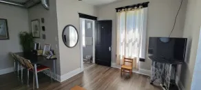 Kid and pet friendly 2 nd floor duplex - Image 2