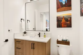 Best Deal! Modern Luxury Casita! Kitchenette & W/D - Image 2