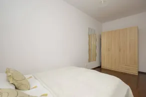 Central Warsaw Apartment with Pool & Sauna - Image 5