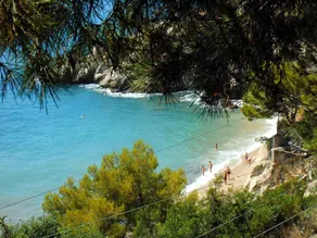 Vivenda privada à beira-mar, a 50 metros da praia, em um vale verdejante ao lado de Monte Carlo - Image 4