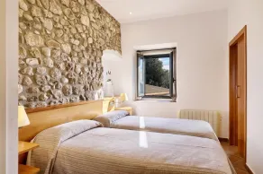 Country house surrounded by nature, with pool, tennis, perfect for groups - Image 5