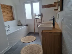 Maison Entierement Renovee EN 2021 A 50 Metres DE L'ocean - Image 3