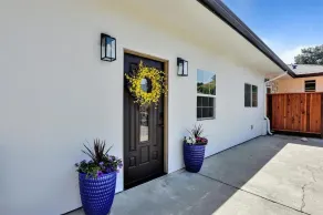 Spacious Modern Farmhouse Casita in Castro Valley Countryside with Private Patio - Image 4