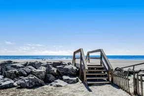 Charming Getaway w/ a Kitchenette & Free WiFi - Walk to the Beach - Image 5
