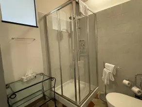Cosy apartment for 4 people with WIFI, TV and pets allowed - Image 5
